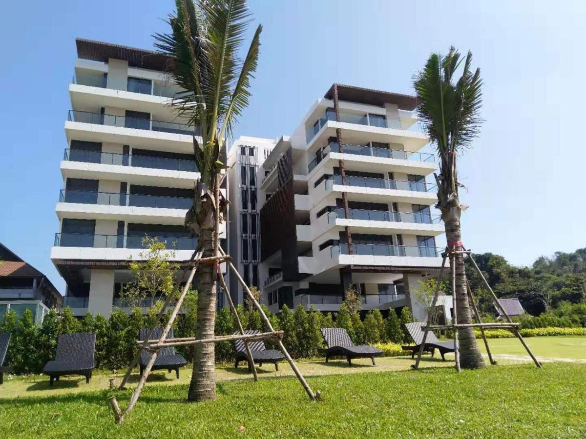 Beachfront Executive Studio Mae Phim Rayong Exterior photo